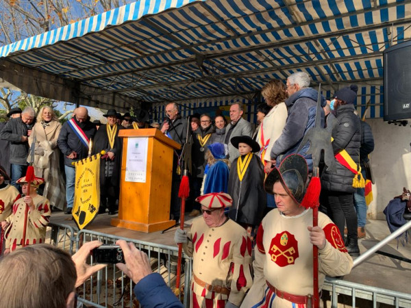 100 ans du marché aux truffes de Richerenche