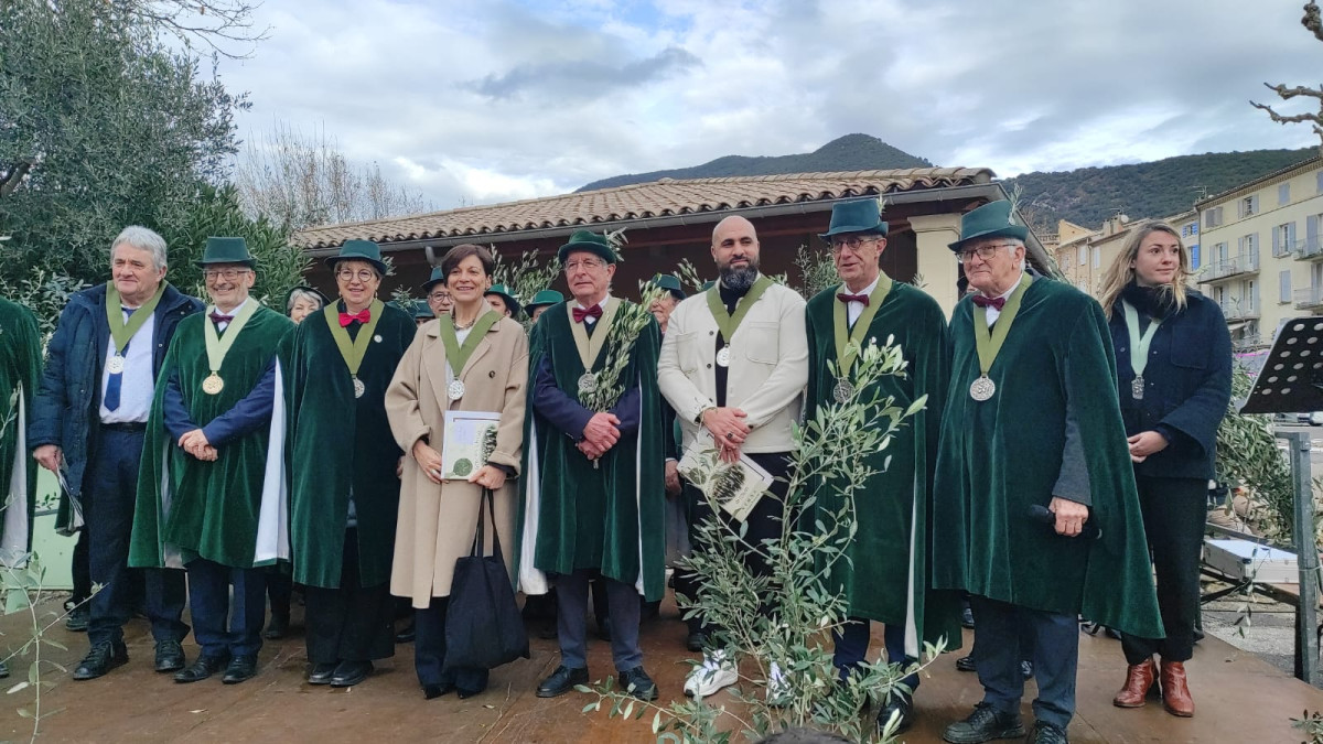 La Préfète intronisée au sein de la confrérie des chevaliers de l'olive de Nyons