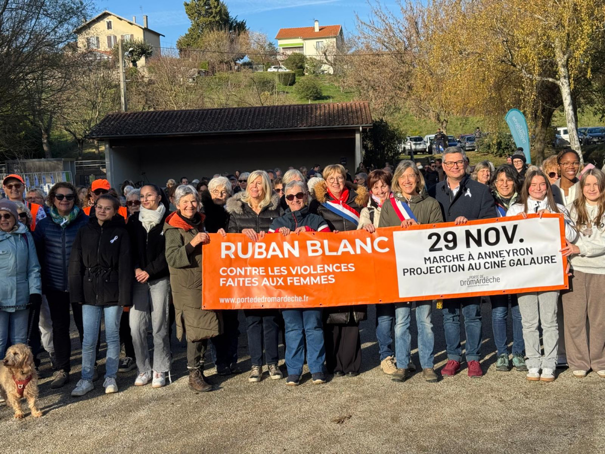 Marche contre les violences faites aux femmes à Anneyron