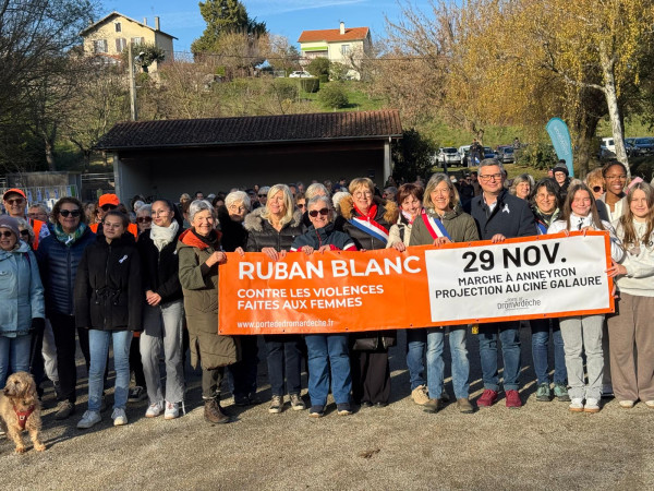 Marche contre les violences faites aux femmes à Anneyron