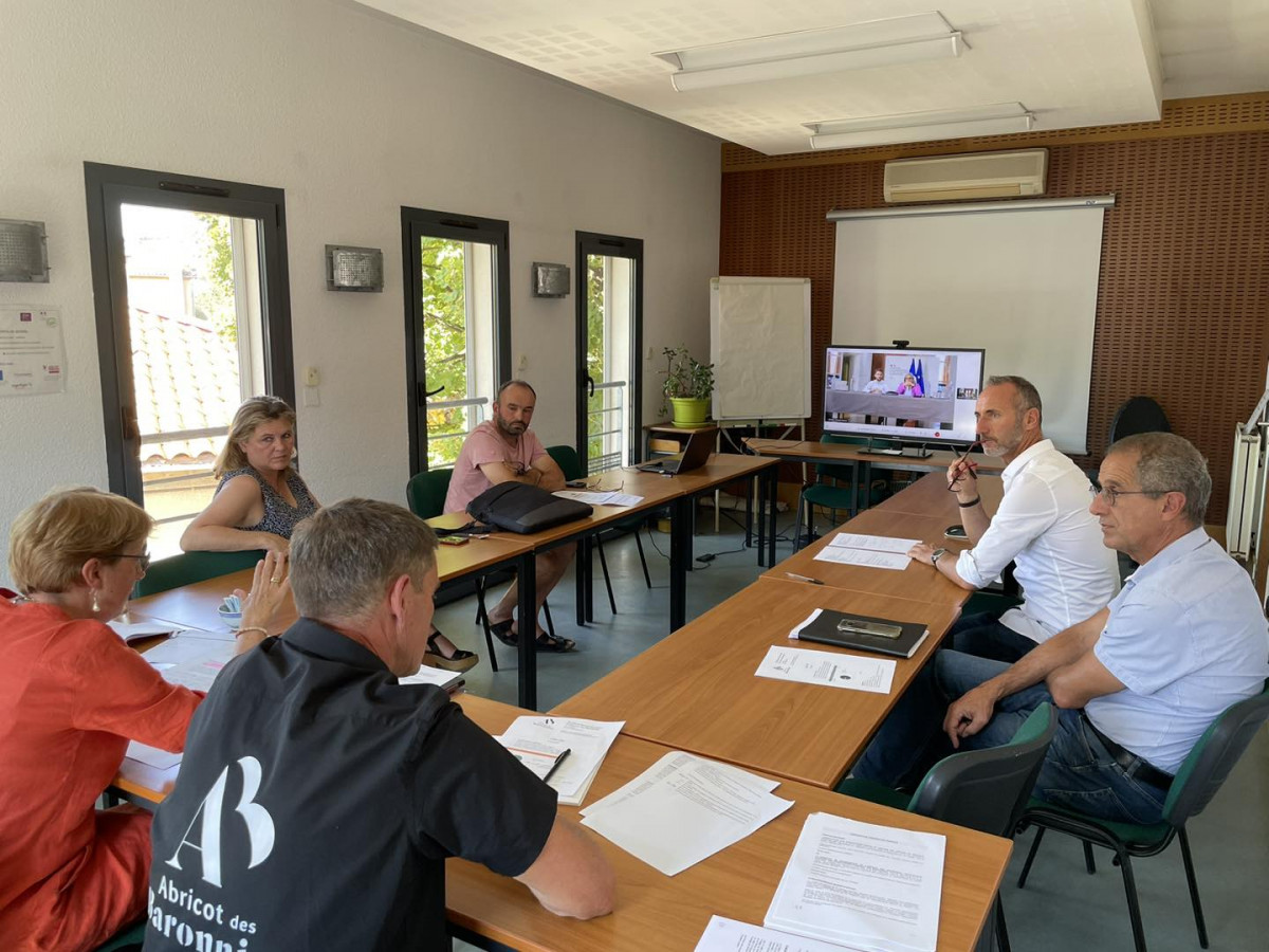 Soutien à l’abricot des Baronnies : rencontre avec le ministère